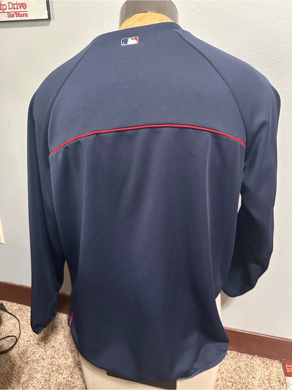 Majestic Minnesota Twins Pullover Sweatshirt - Picture 3 of 5